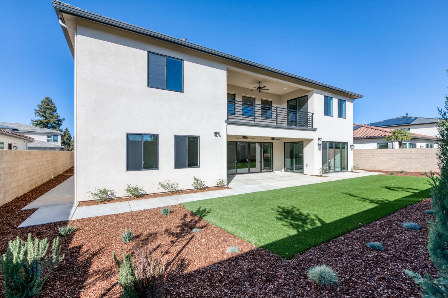 11610 N Range View Dr, Fresno, CA 93730