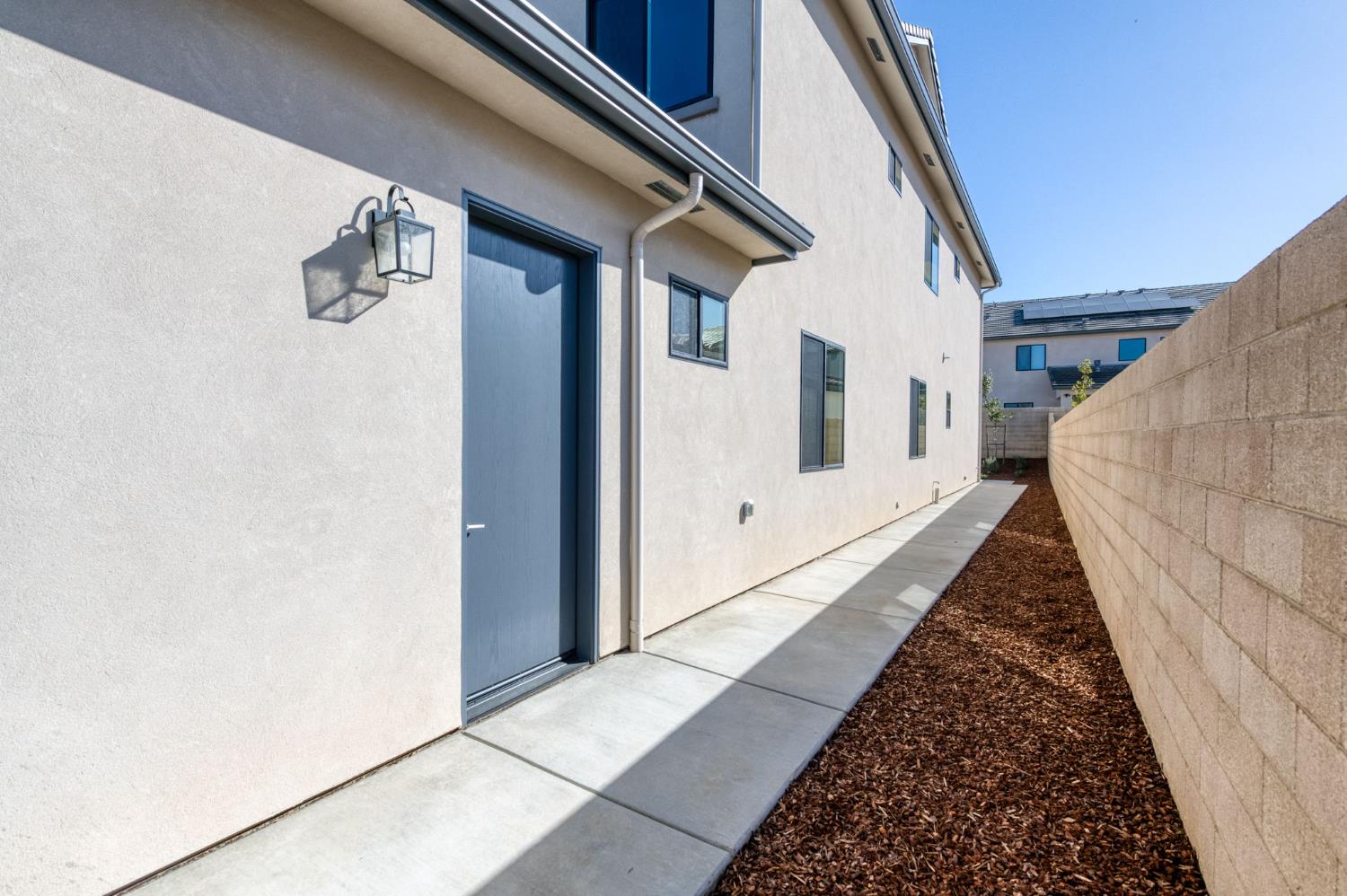 11610 N Range View Dr, Fresno, CA 93730