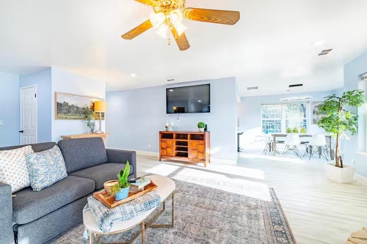 40202 Hillsborough Loop, Oakhurst, CA 93644