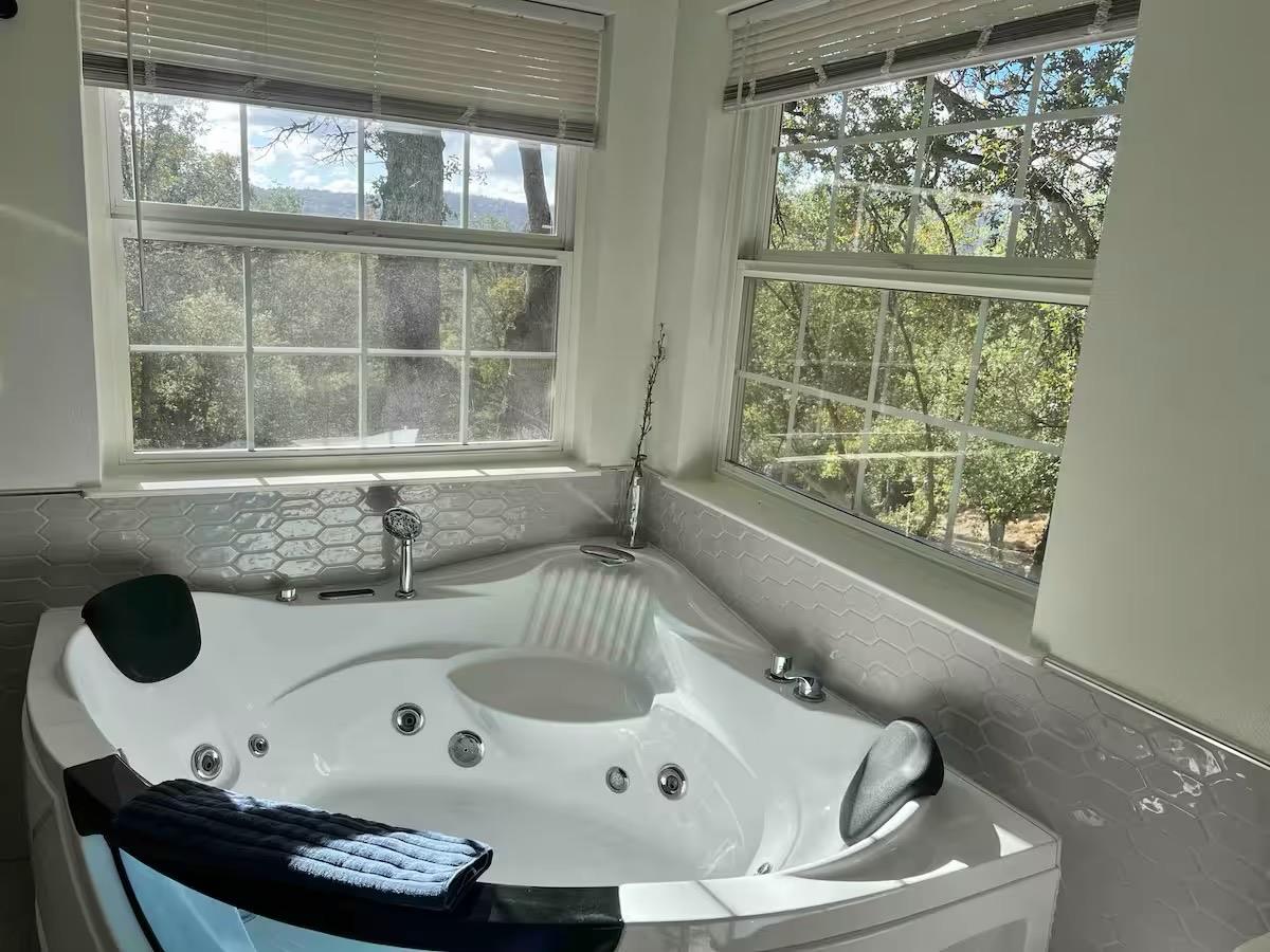 40202 Hillsborough Loop, Oakhurst, CA 93644