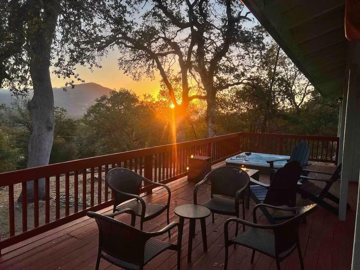 40202 Hillsborough Loop, Oakhurst, CA 93644