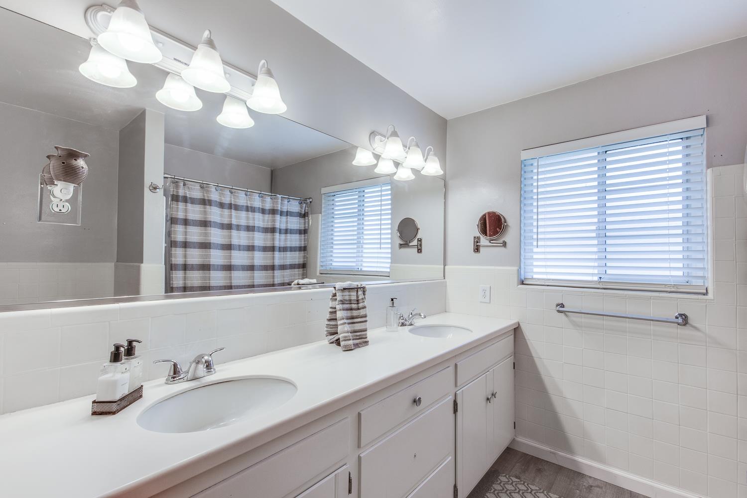 703 W Princeton Ave, Fresno, CA 93705