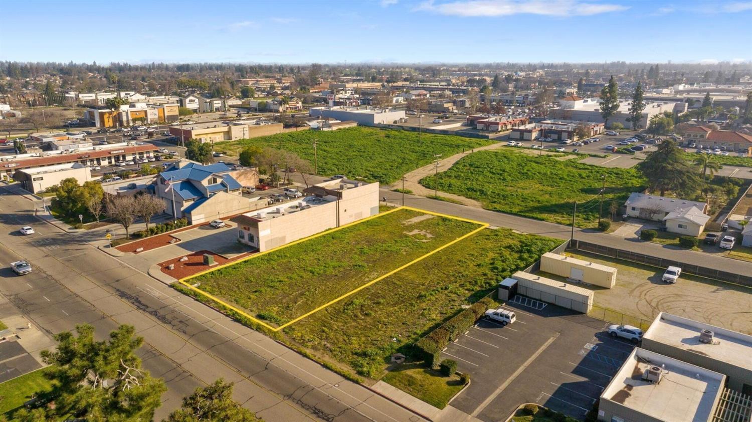 2248 W Monte Vista Ave, Visalia, CA 93277