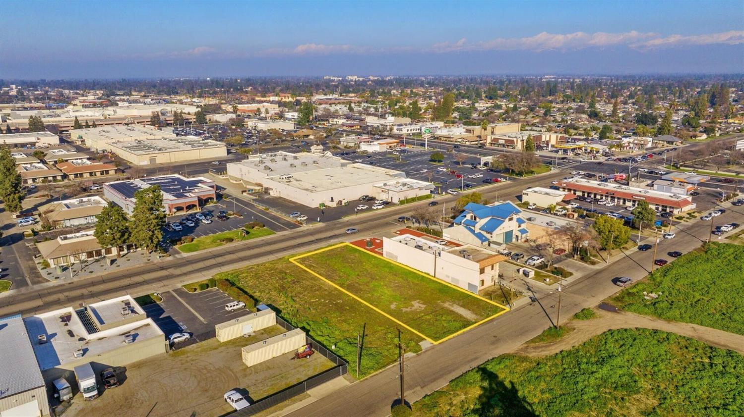 2248 W Monte Vista Ave, Visalia, CA 93277