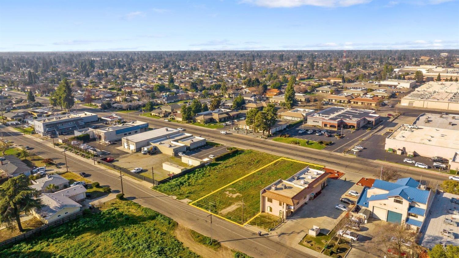 2248 W Monte Vista Ave, Visalia, CA 93277