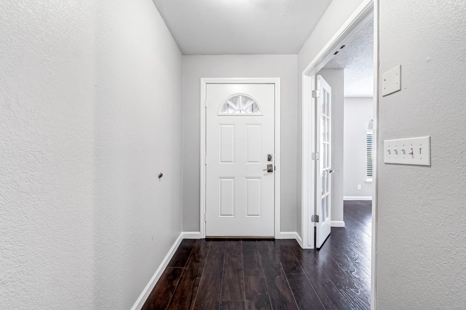 5306 N Carlsbad Ave, Fresno, CA 93722