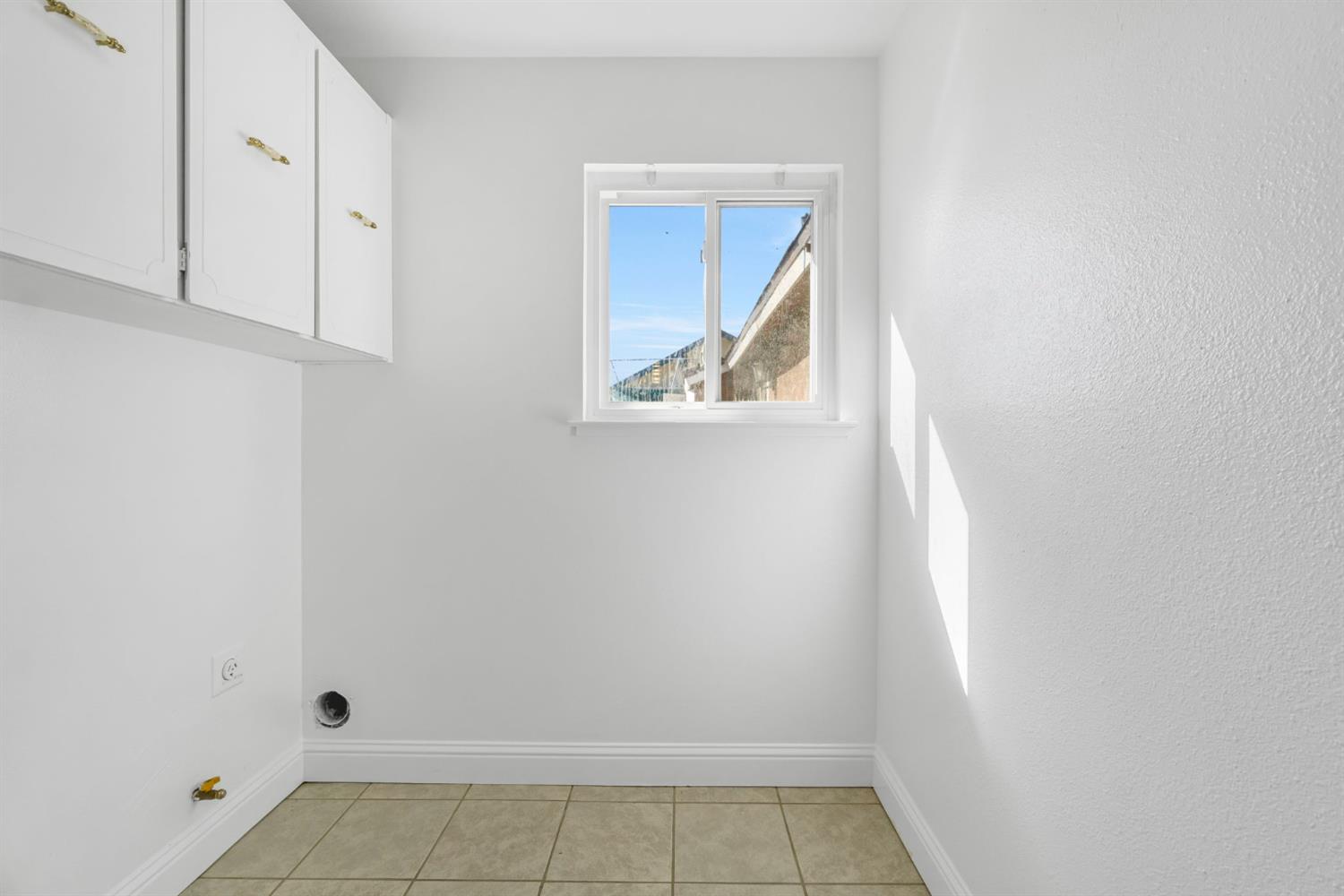 5306 N Carlsbad Ave, Fresno, CA 93722