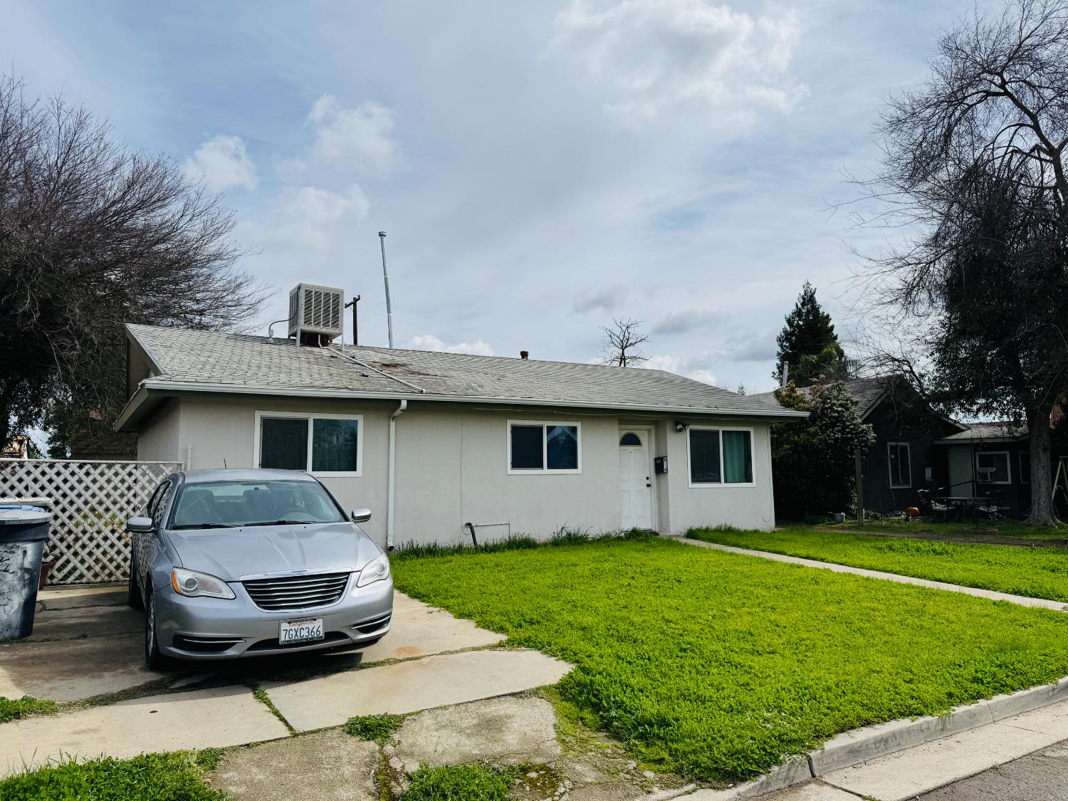 814 Brehler Ave, Sanger, CA 93657