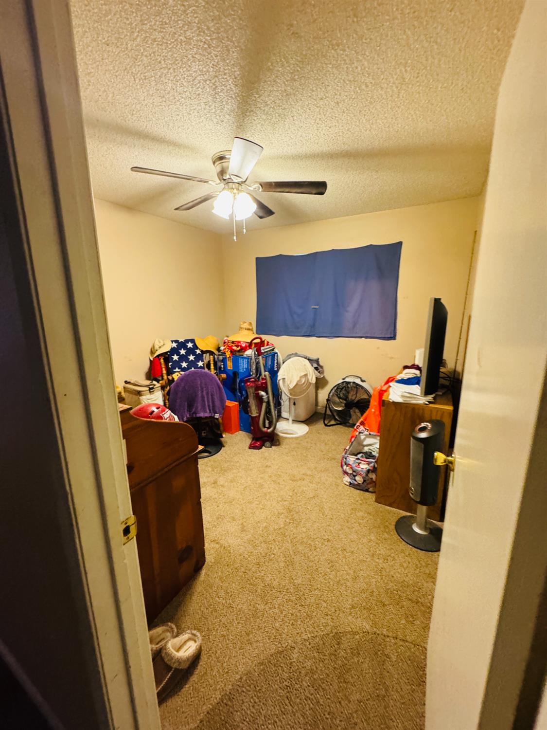 814 Brehler Ave, Sanger, CA 93657