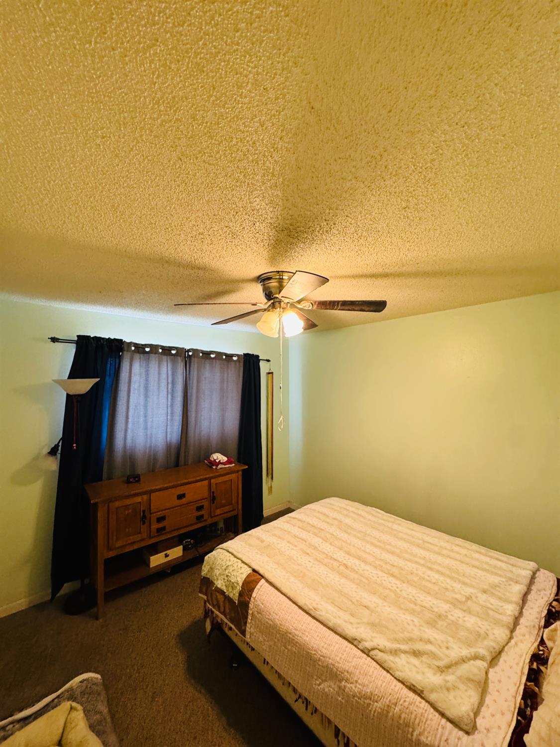 814 Brehler Ave, Sanger, CA 93657