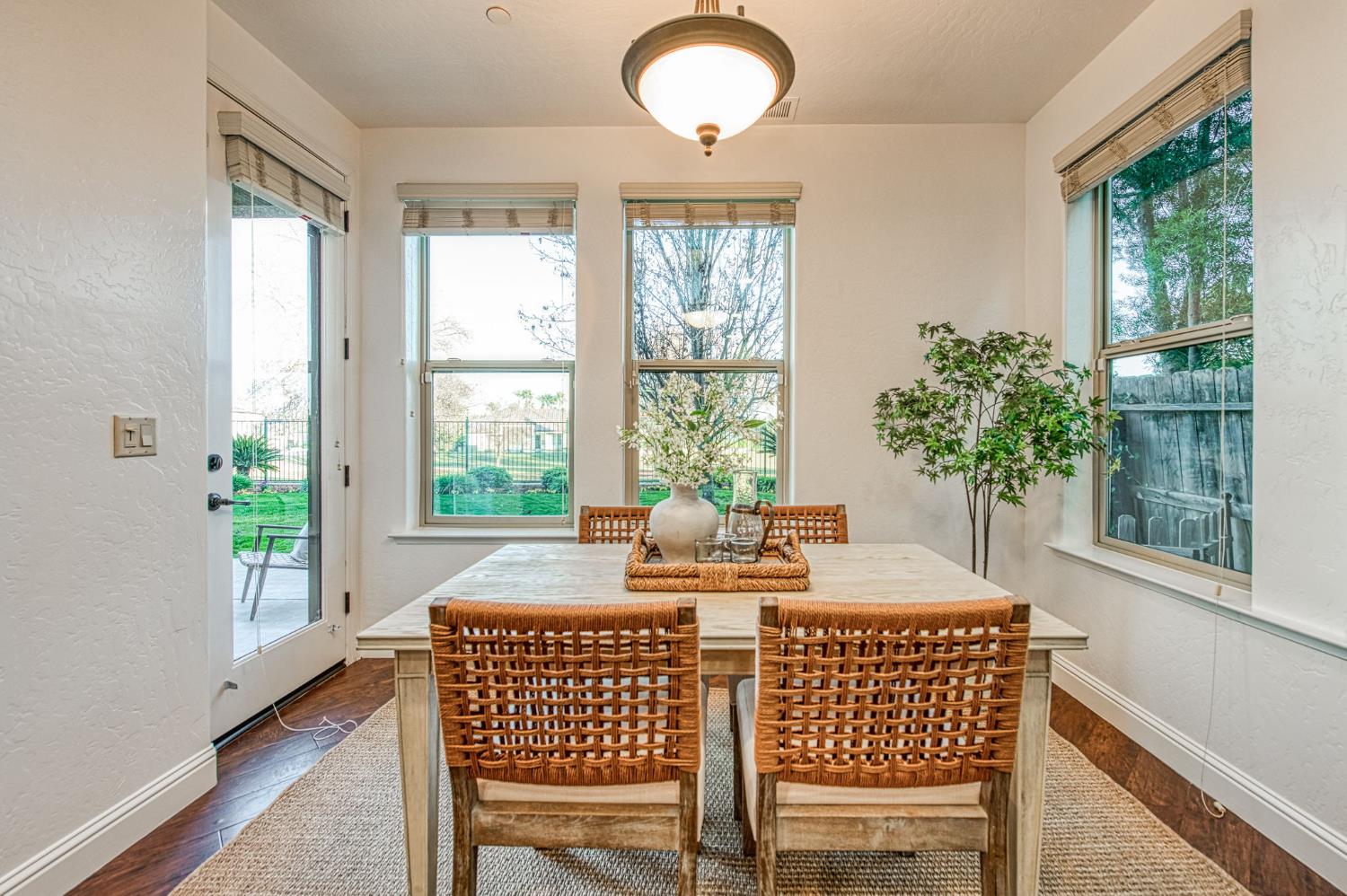 11384 N Via Montessori Dr, Fresno, CA 93730