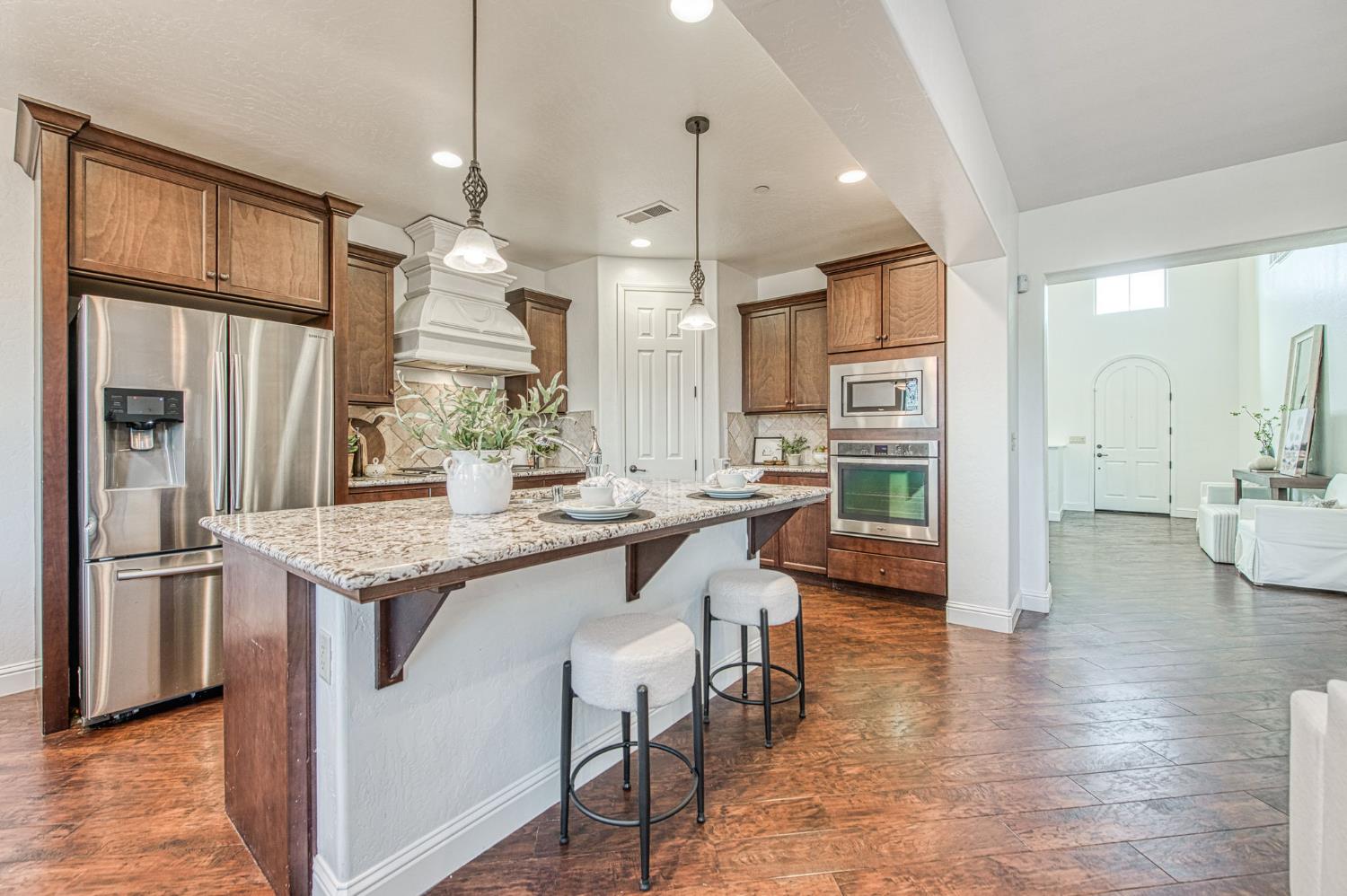 11384 N Via Montessori Dr, Fresno, CA 93730