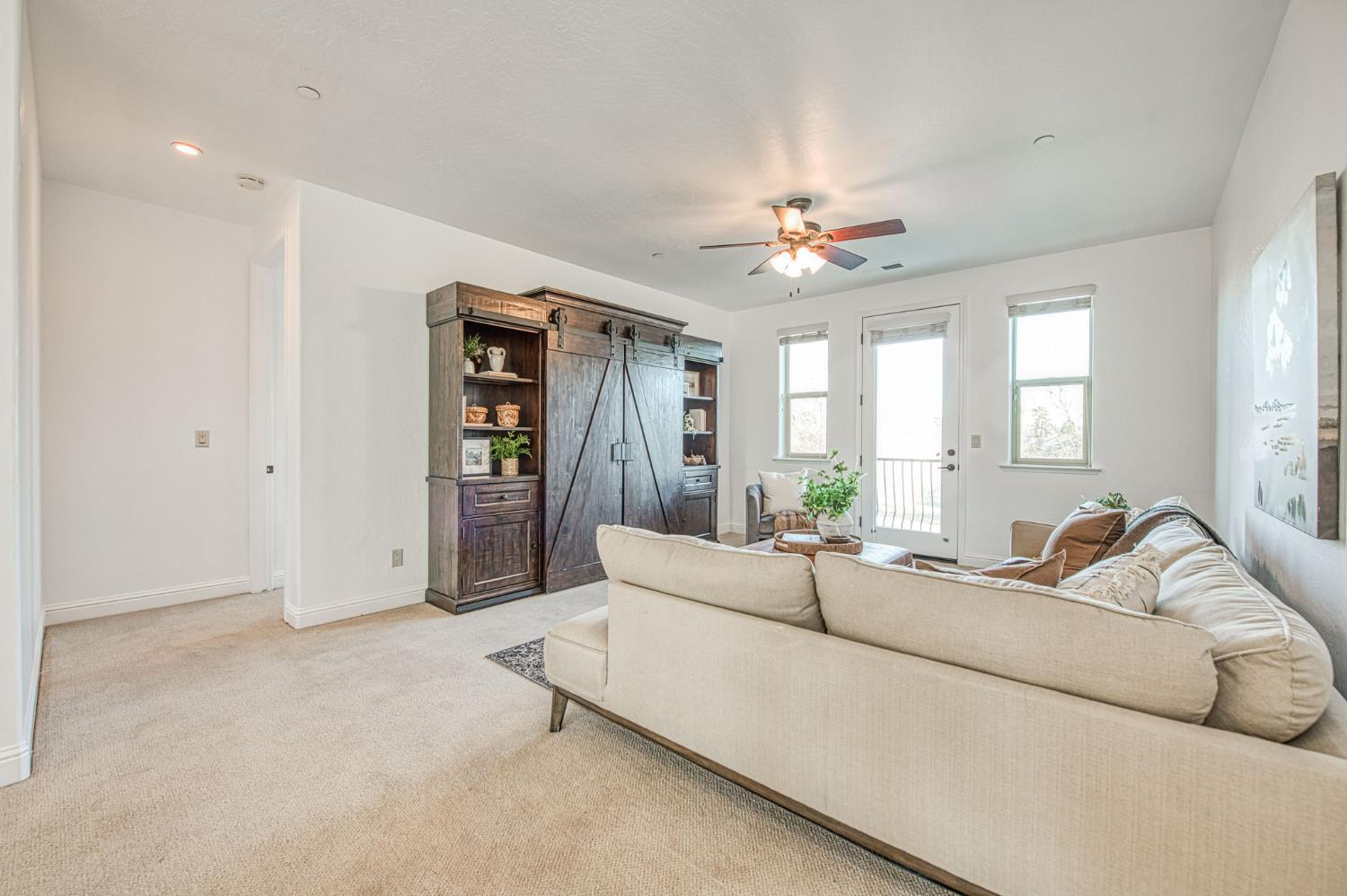 11384 N Via Montessori Dr, Fresno, CA 93730