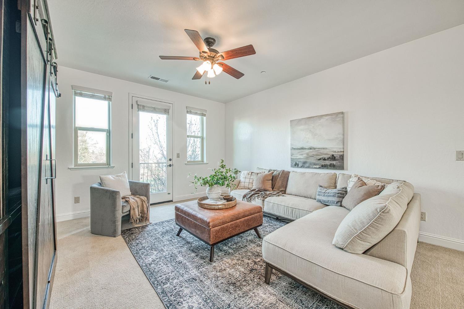 11384 N Via Montessori Dr, Fresno, CA 93730