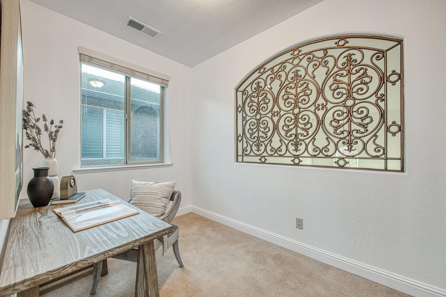 11384 N Via Montessori Dr, Fresno, CA 93730