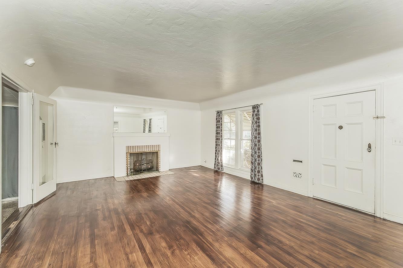 643 E Vassar Ave, Fresno, CA 93704