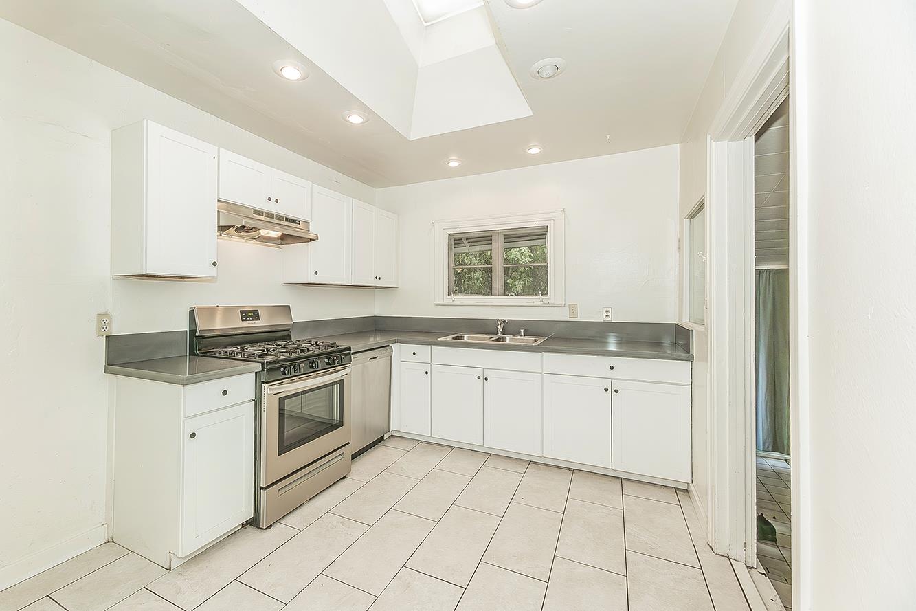 643 E Vassar Ave, Fresno, CA 93704