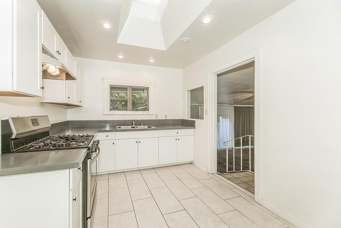 643 E Vassar Ave, Fresno, CA 93704