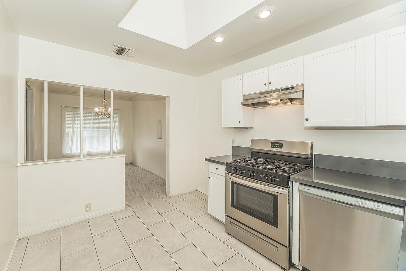 643 E Vassar Ave, Fresno, CA 93704