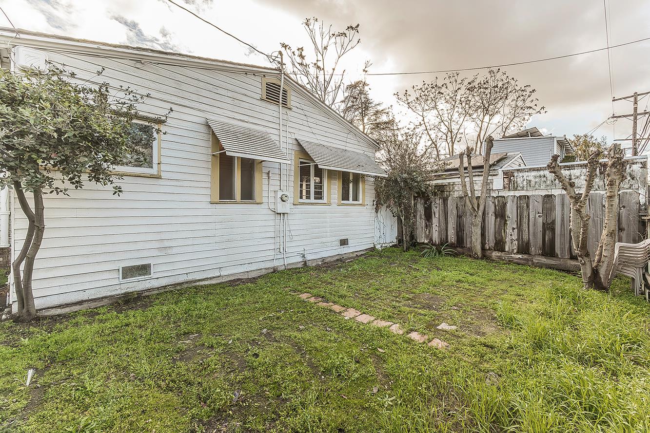 643 E Vassar Ave, Fresno, CA 93704