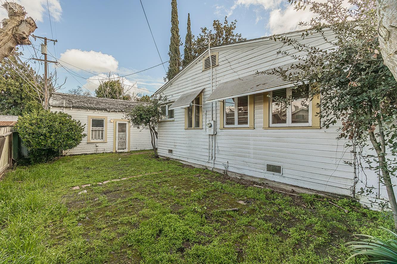 643 E Vassar Ave, Fresno, CA 93704