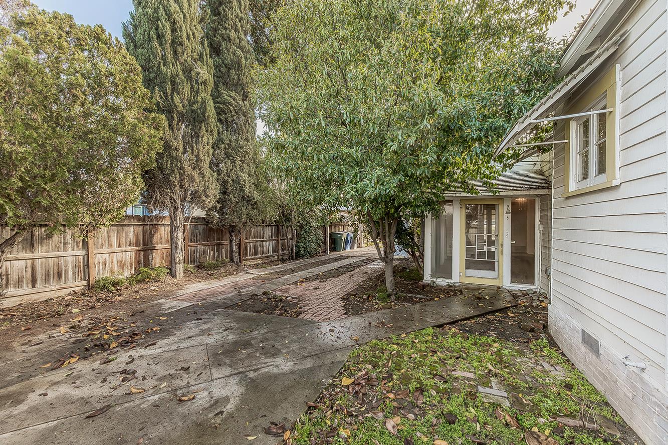 643 E Vassar Ave, Fresno, CA 93704