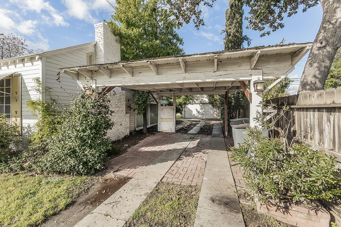 643 E Vassar Ave, Fresno, CA 93704