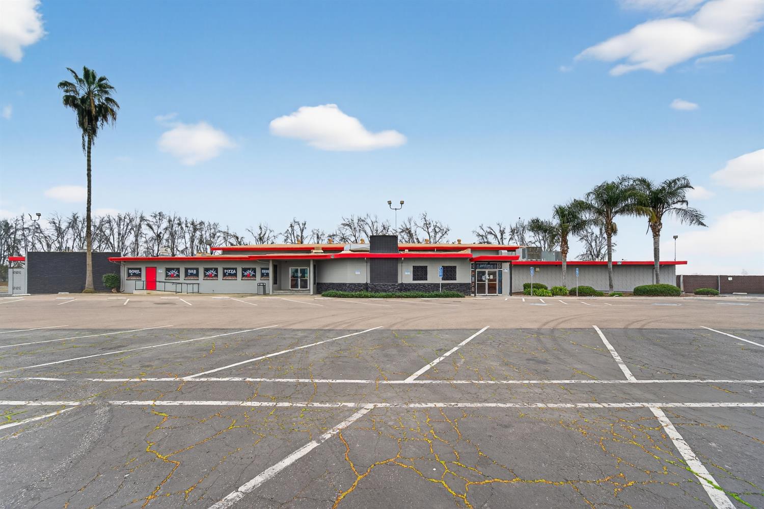 8265 E Dinuba Ave, Selma, CA 93662