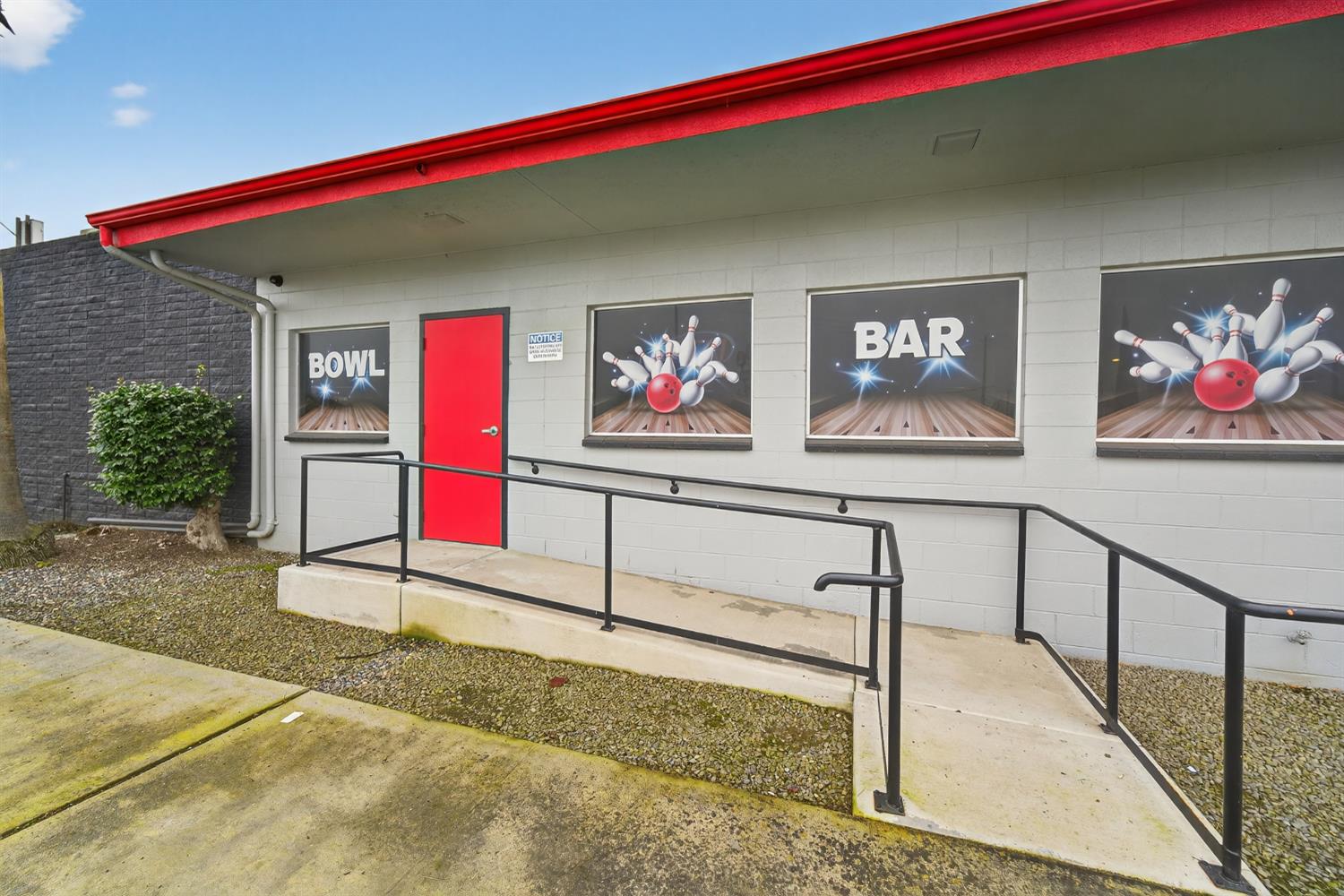 8265 E Dinuba Ave, Selma, CA 93662