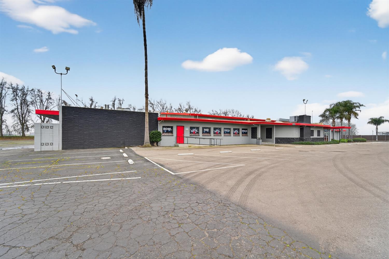 8265 E Dinuba Ave, Selma, CA 93662