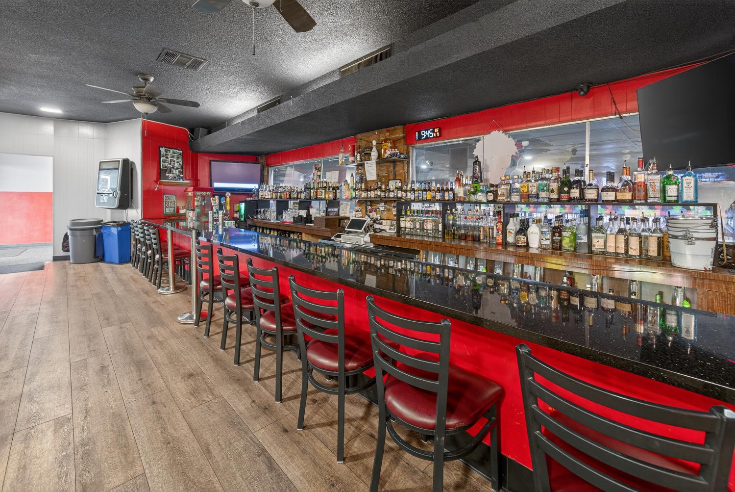 8265 E Dinuba Ave, Selma, CA 93662