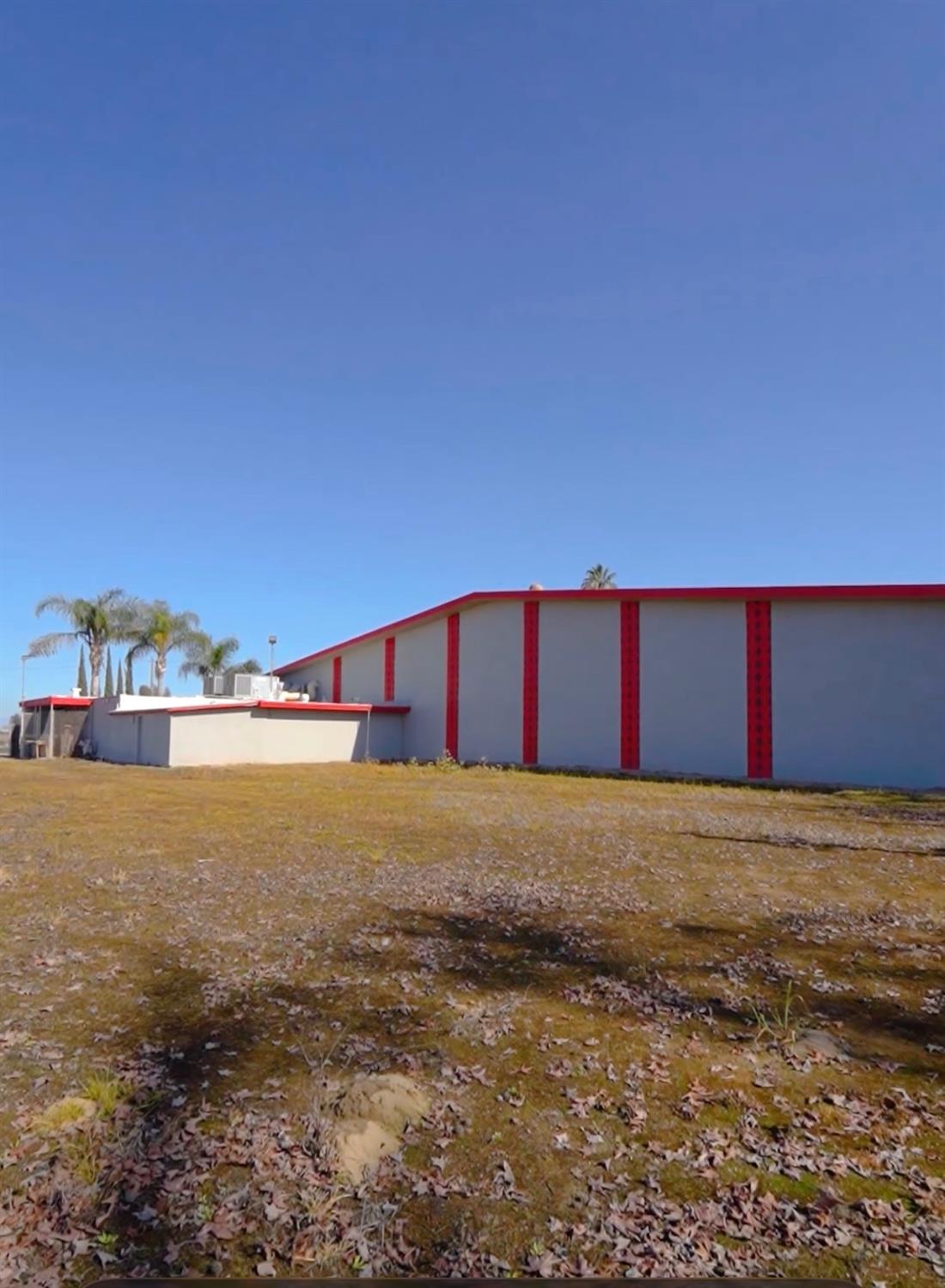 8265 E Dinuba Ave, Selma, CA 93662