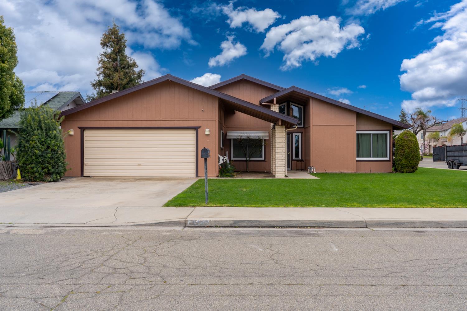 1340 Lewis St, Selma, CA 93662