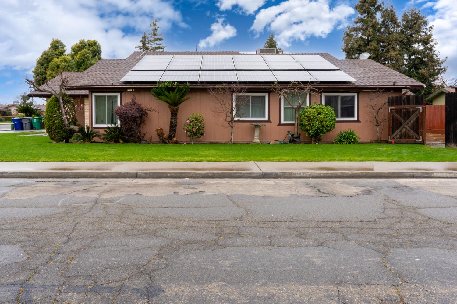 1340 Lewis St, Selma, CA 93662