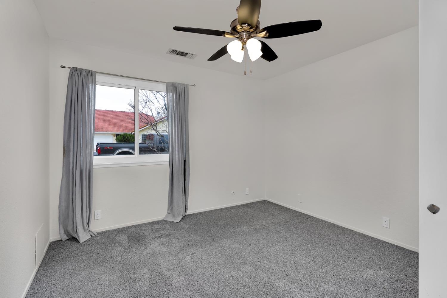 1340 Lewis St, Selma, CA 93662