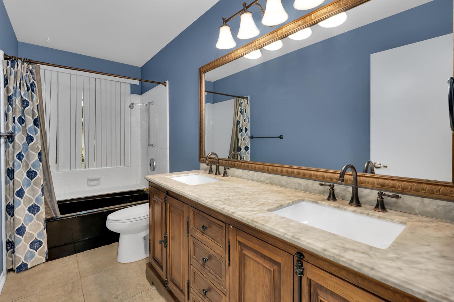 1340 Lewis St, Selma, CA 93662