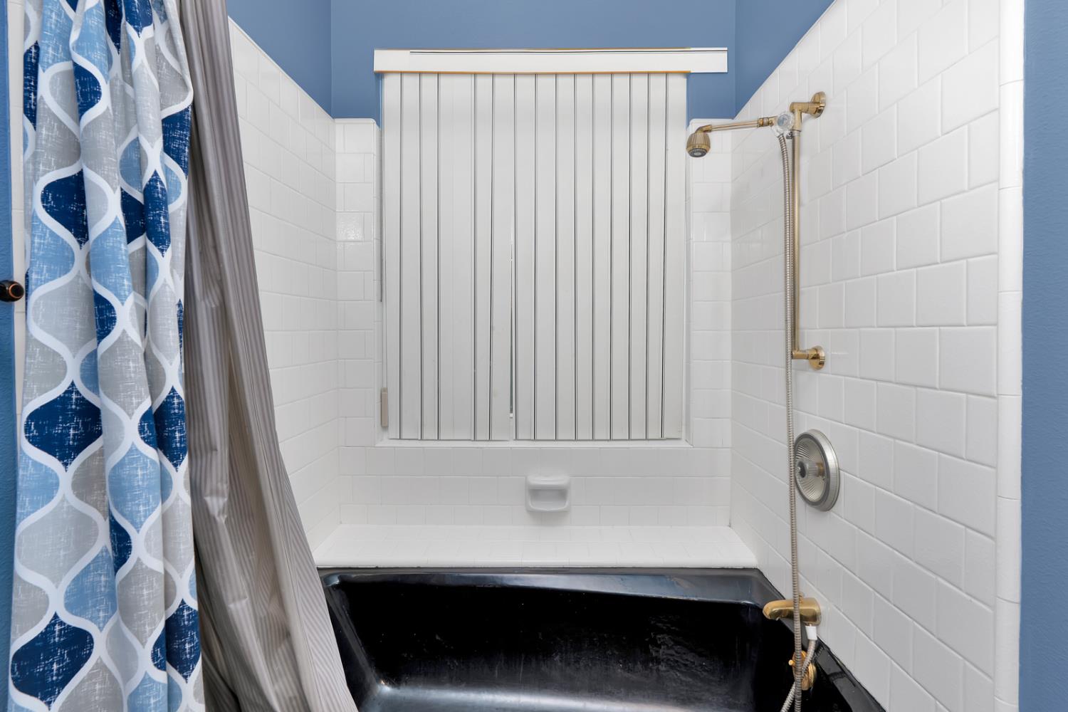 1340 Lewis St, Selma, CA 93662