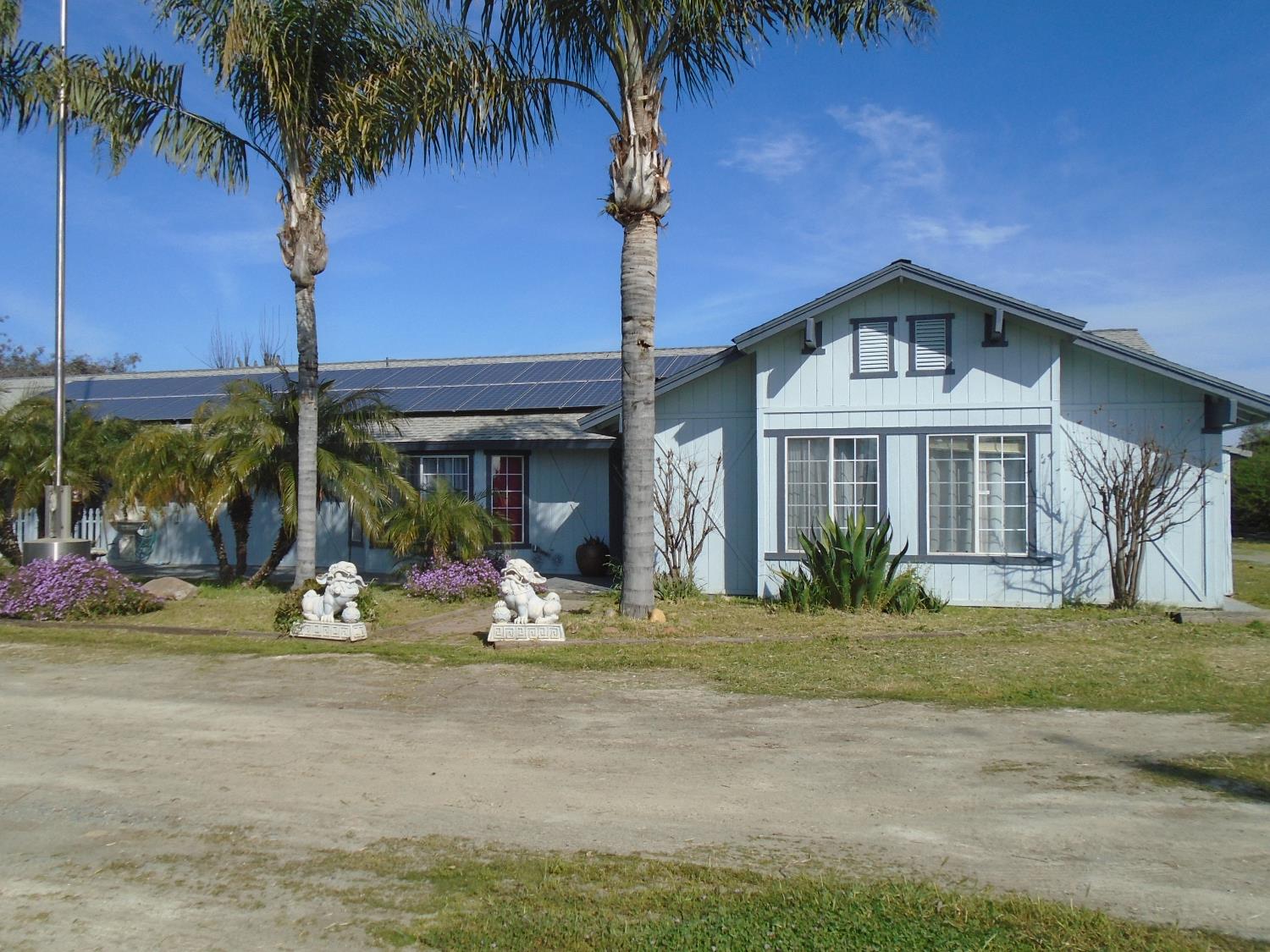 12066 Idaho Ave, Hanford, CA 93230