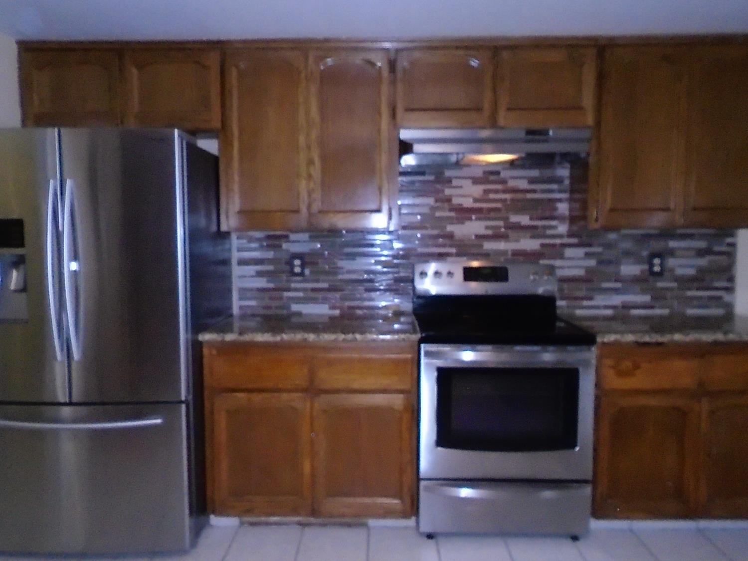 12066 Idaho Ave, Hanford, CA 93230