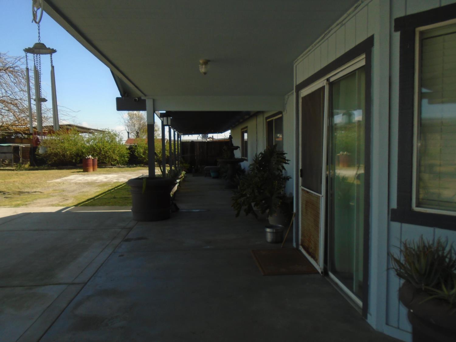 12066 Idaho Ave, Hanford, CA 93230