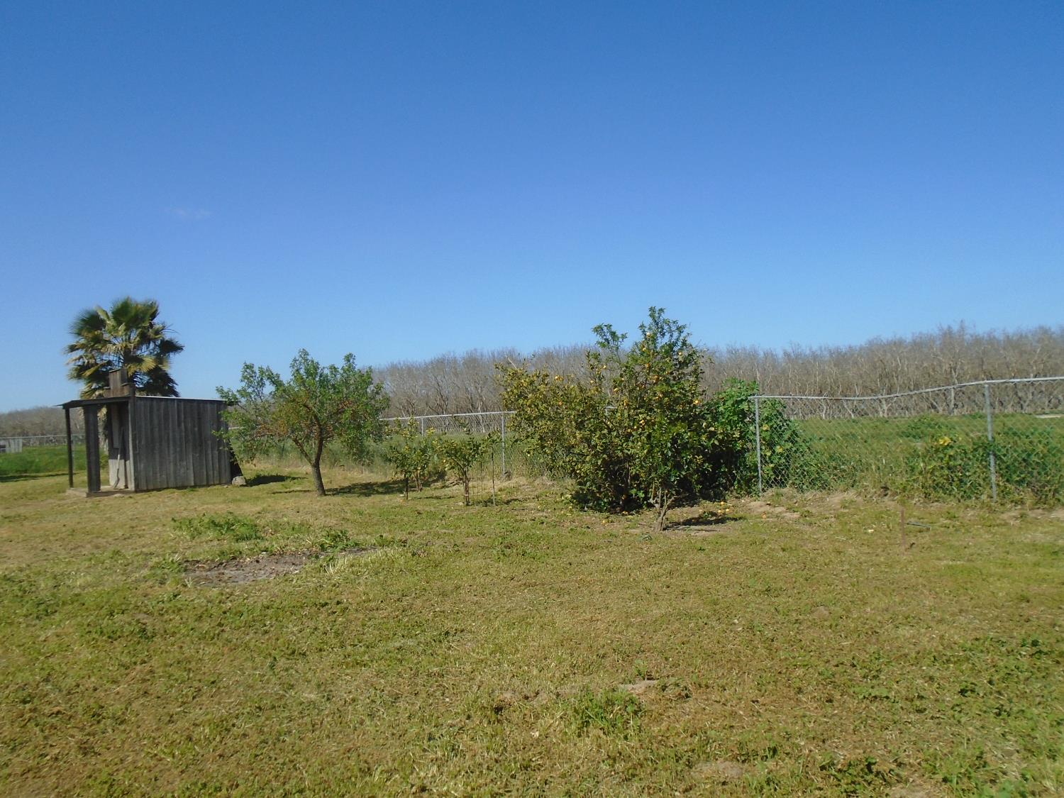 12066 Idaho Ave, Hanford, CA 93230