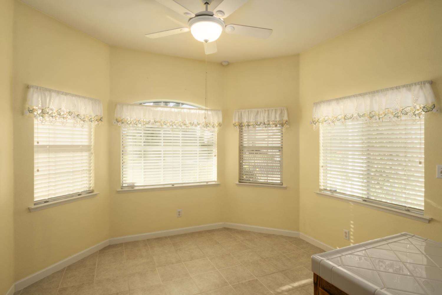 793 Applegate Ave, Clovis, CA 93611