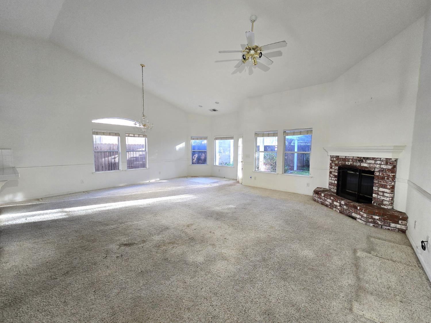 10168 N Price Ave, Fresno, CA 93730