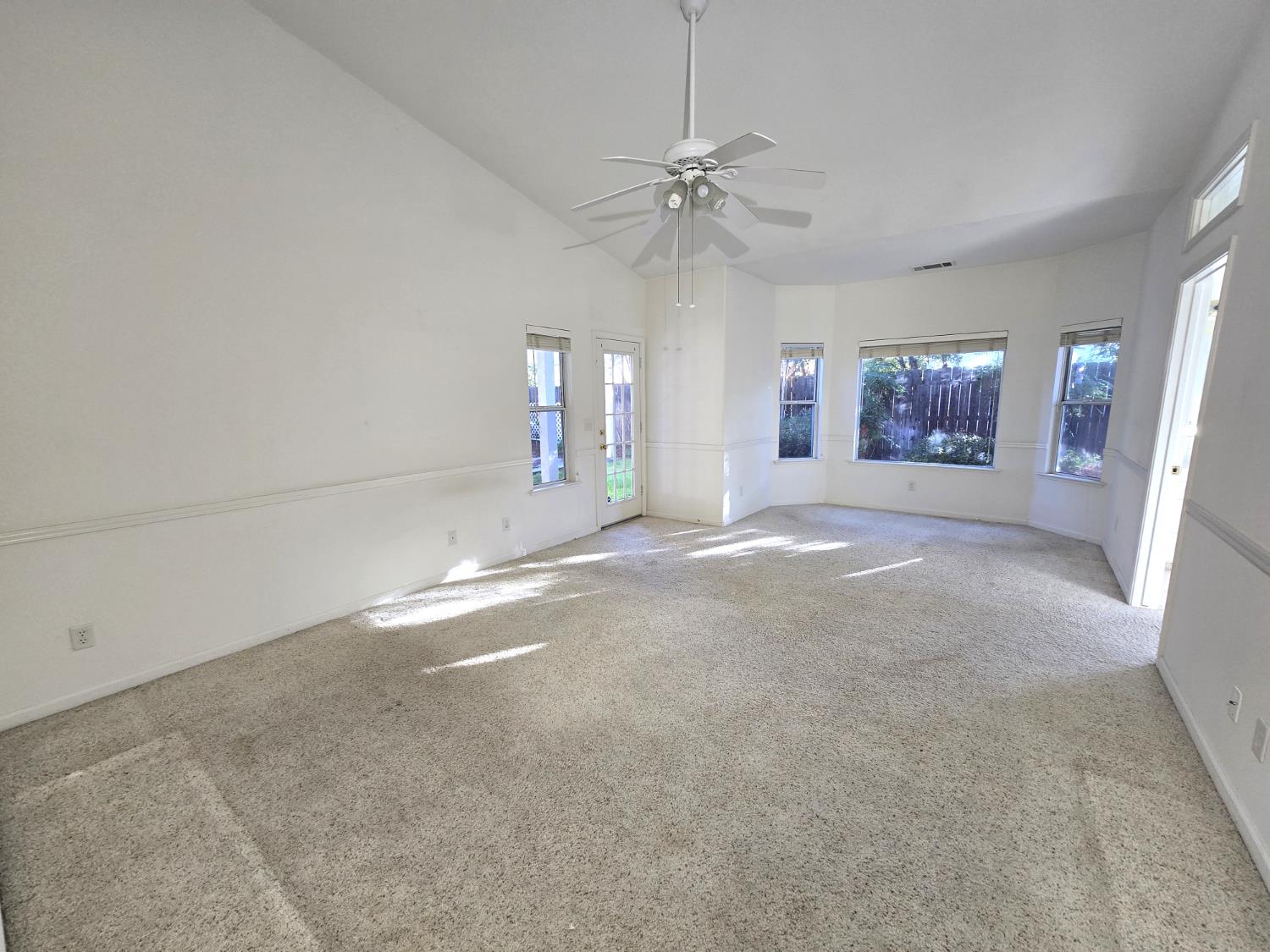 10168 N Price Ave, Fresno, CA 93730