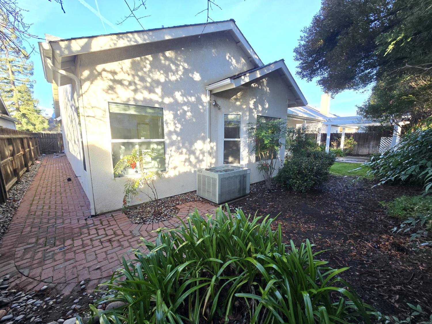 10168 N Price Ave, Fresno, CA 93730