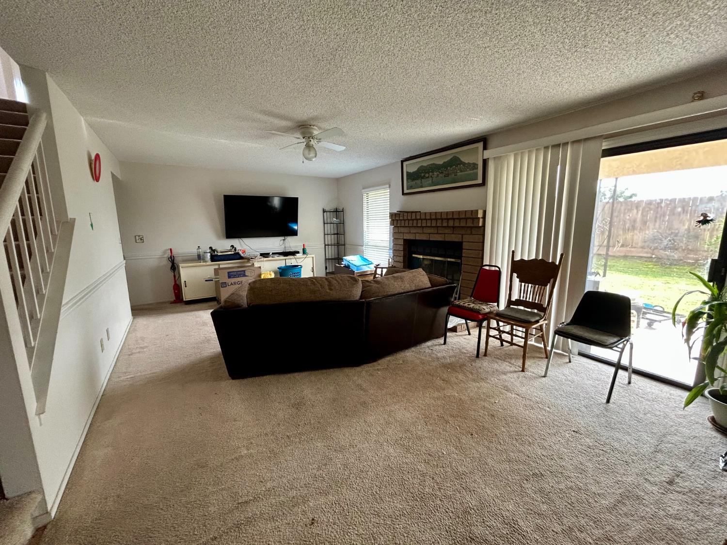 1771 E Pryor Dr S, Fresno, CA 93720