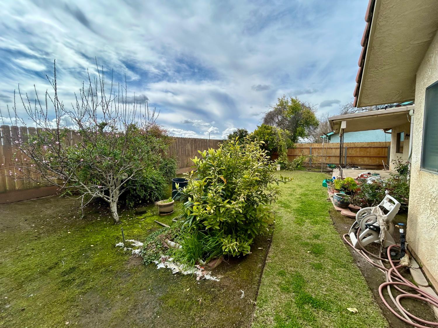 1771 E Pryor Dr S, Fresno, CA 93720