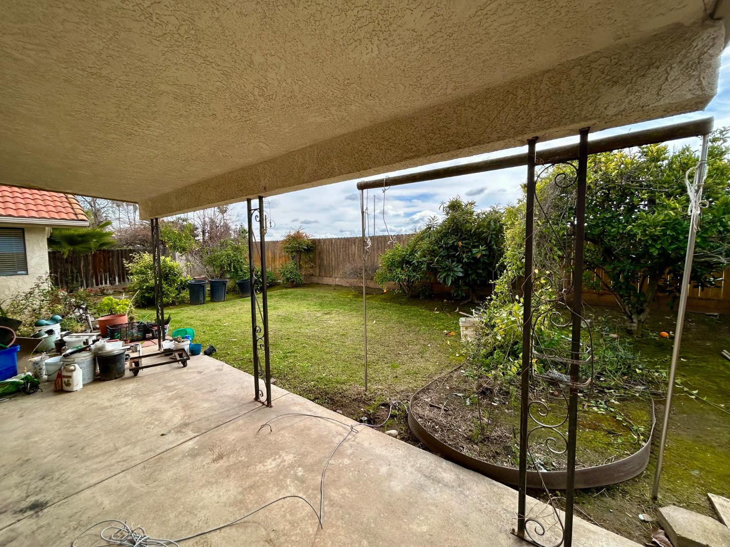 1771 E Pryor Dr S, Fresno, CA 93720