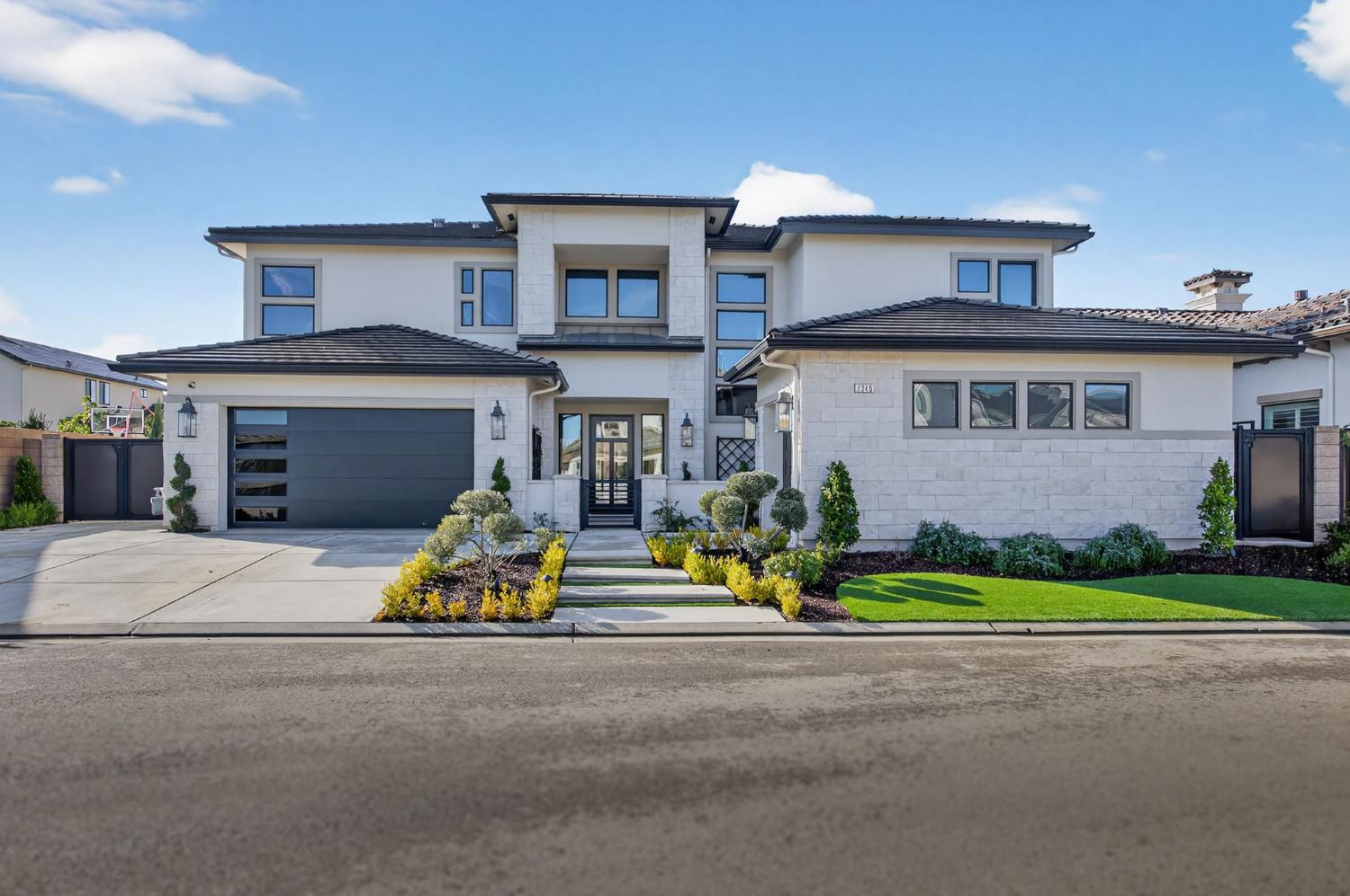 2345 E Putter Way, Fresno, CA 93730