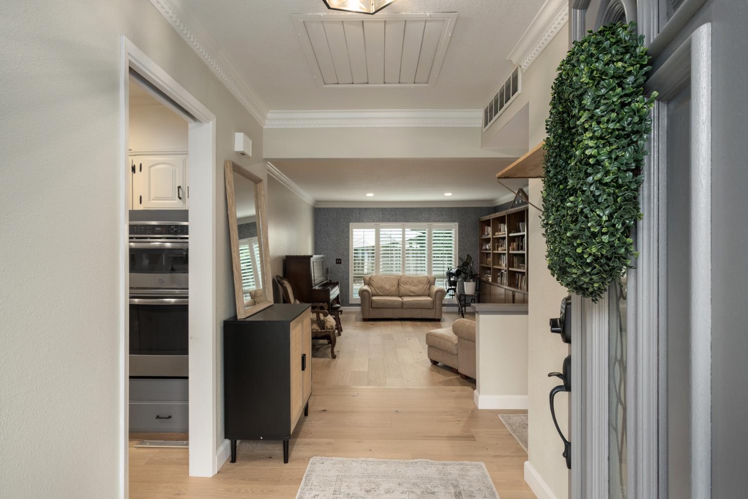 1637 W Los Altos Ave, Fresno, CA 93711